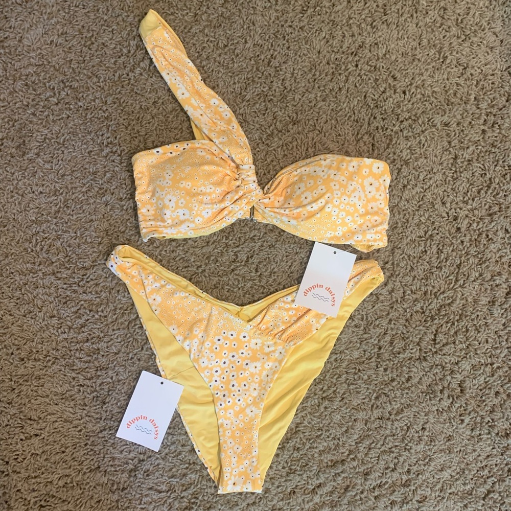 NWT Dippin’ Daisy’s Golden Ditsy Asymmetrical Bandeau & Angel Cheeky Bottom